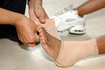 Ankle sprains treatment in the Los Angeles County, CA: Los Angeles, Beverly Hills, Culver City, Santa Monica, Marina Del Rey, Inglewood, Thousand Oaks, Burbank, Glendale, Pasadena, Malibu areas