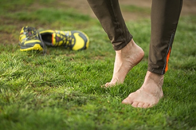 The Pros and Cons of Exercising Barefoot